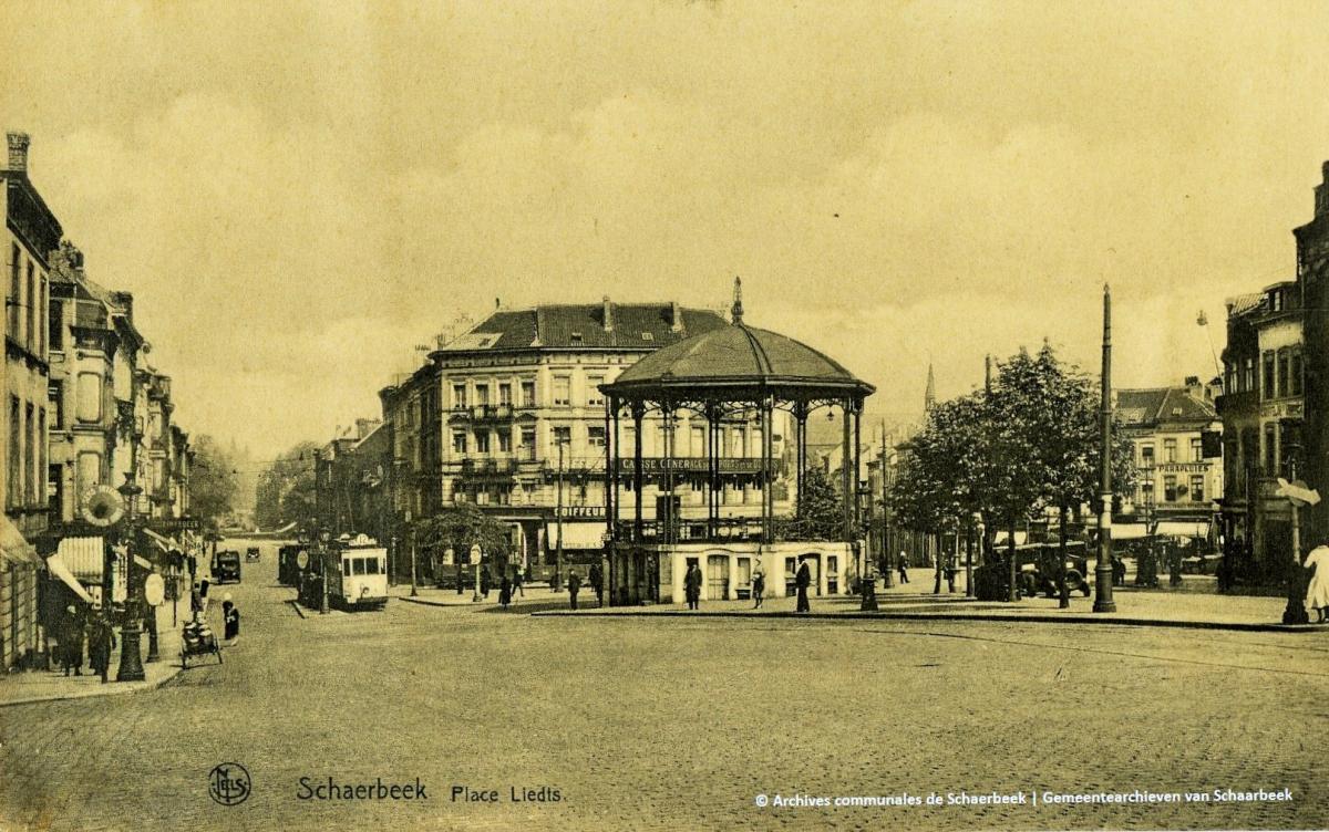 Place Liedts avec kiosque