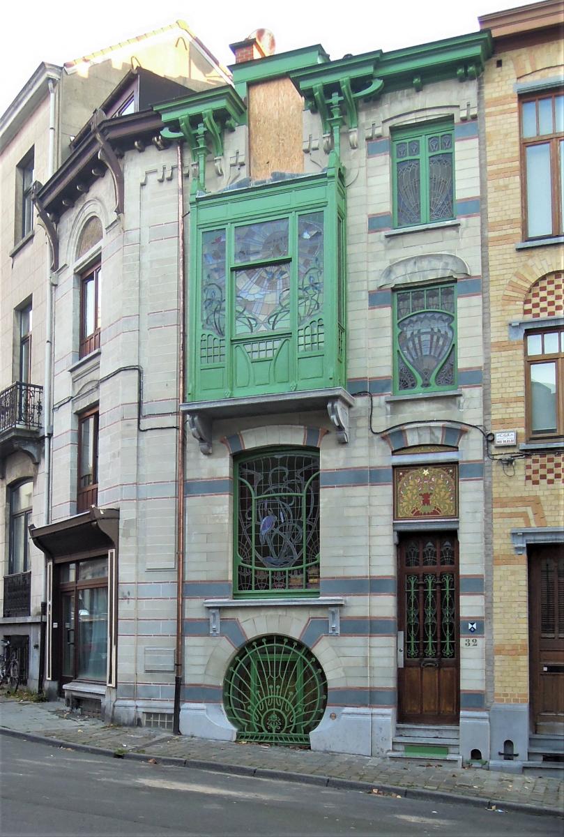 La façade dont la restauration est en voie d’achèvement (photo novembre 2020)